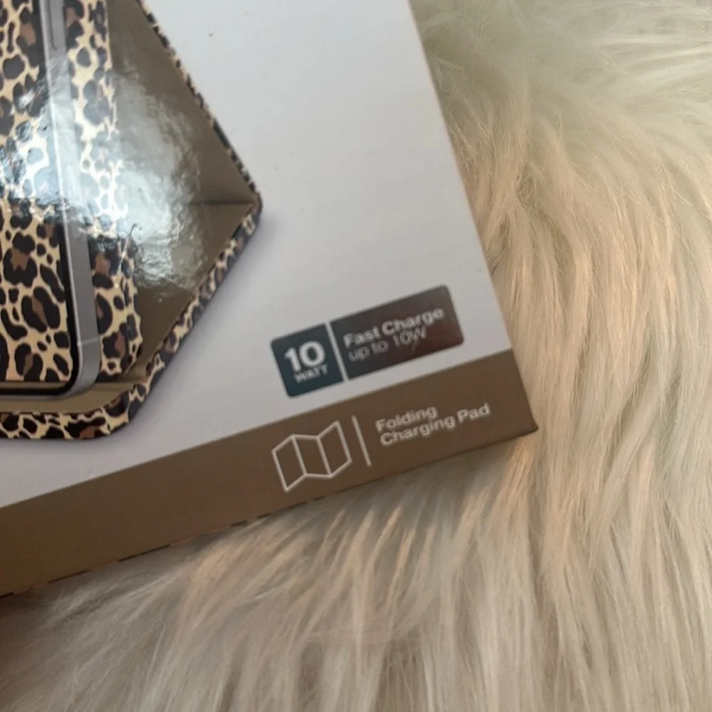 NEW• Phunktree Chic Folding Wireless Charging Pad & Stand